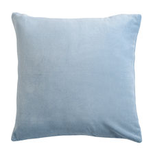 Tkano Подушка декоративная из хлопкового бархата светло-синего цвета из коллекции essential, 45х45 см