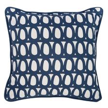 Tkano Чехол на подушку с принтом twirl темно-синего цвета из коллекции cuts&amp;pieces, 45х45 см